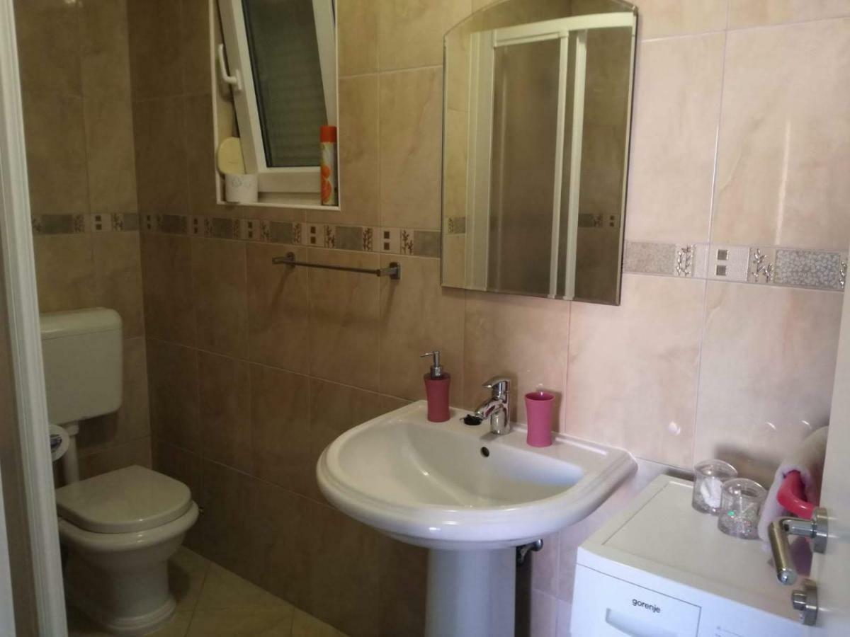 Dora Apartment